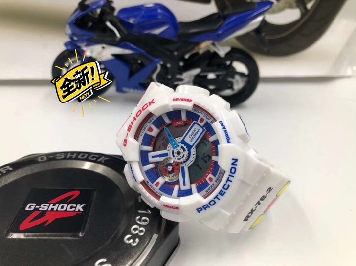 GA-110TR-7APRGD初代高达以白色为主色调，辅以红