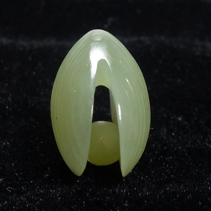 吴春强玉雕工作室  吴春强工作室出品 【辈辈有福】和田玉 贝壳 7.