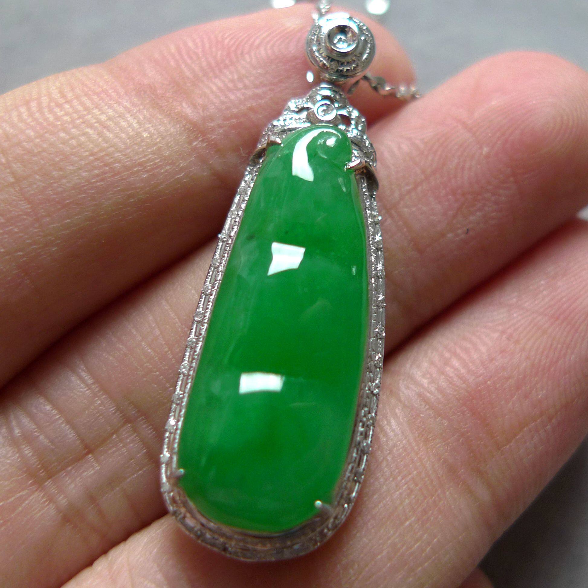 【品质臻品】18k金伴钻石镶缅甸天货a货翡翠满绿福豆吊坠3.88g