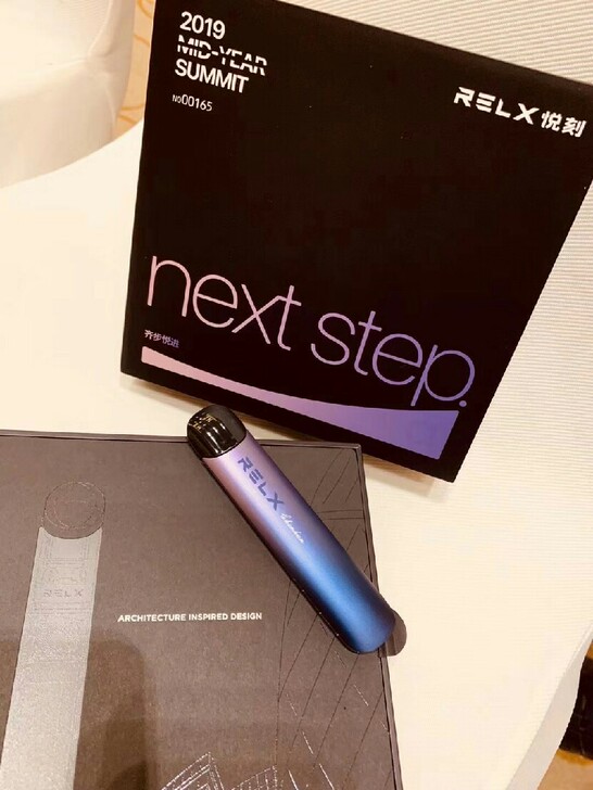 悦刻可乐老冰棍悦刻桃气乌龙悦刻极光渐变悦刻二代阿尔法荔枝