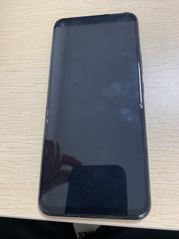 黑色华为型号vce-al00手机一台,紫色honor型号bmh-an20手机一台共两台