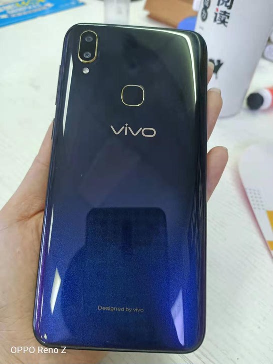 vivoz36G 64G自定为95新全原装，角落上有小