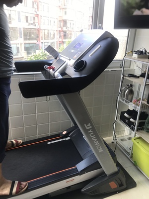 爱康跑步机好还是乔山跑步机好?功能差别大不大