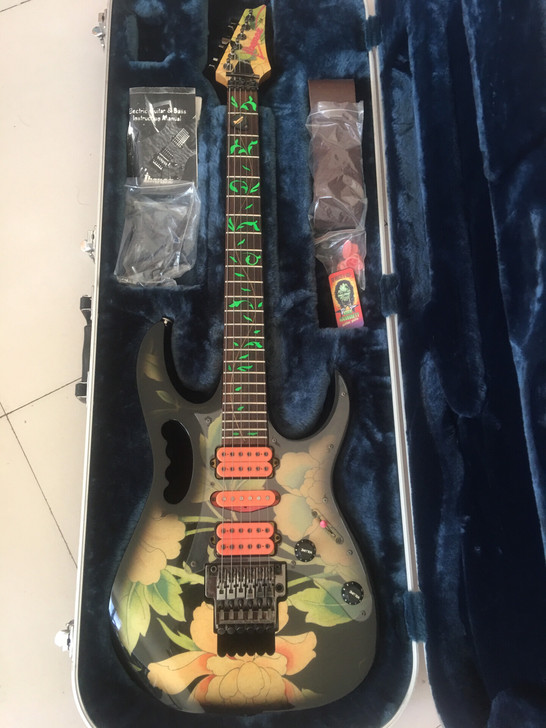 绝版ibanez依班娜77V电吉他，F9950373: