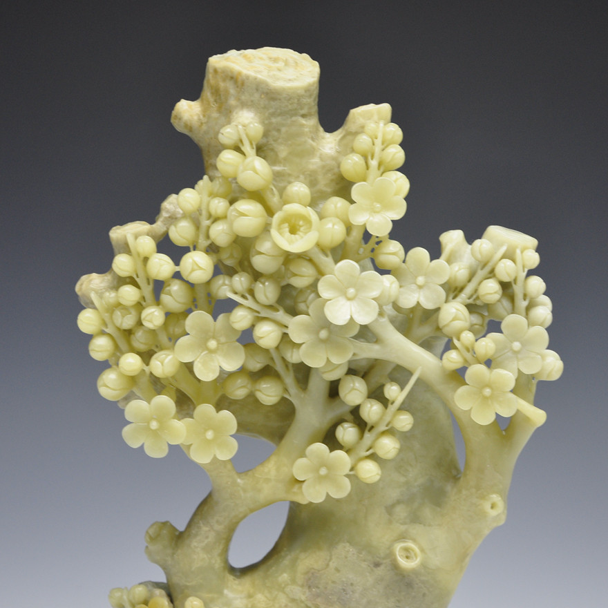 《梅花》 青田石雕摆件 雕工精细 寓意吉祥 乔迁送礼 居家摆放