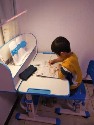 高颜值多功能的生活诚品儿童学习桌怎么样？质量不好吗？