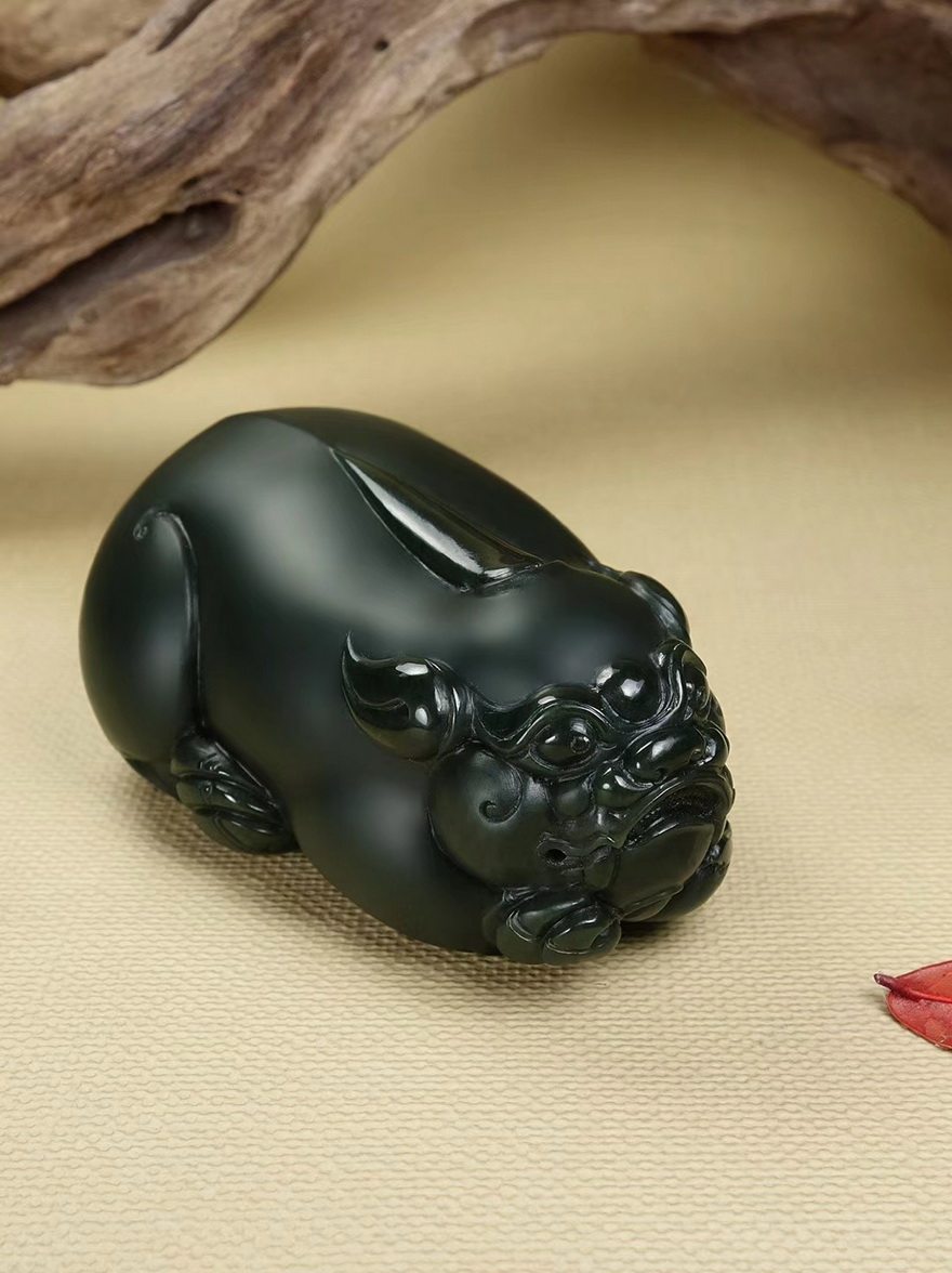 和田玉手把件 一级塔青 貔貅