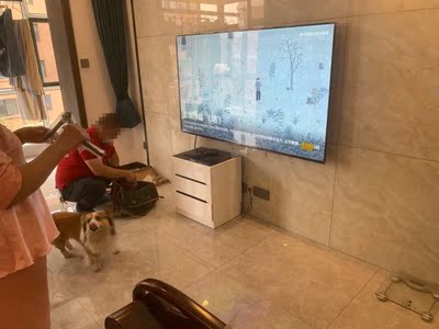 本地的索尼电视实体店比网店贵很多是什么原因的，靠谱吗