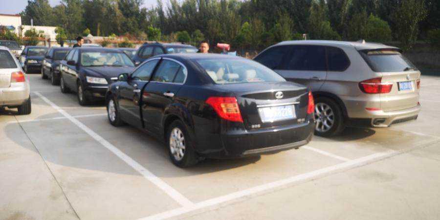 牌号豫uk8228红旗牌ca7165at4小型轿车网络拍卖公告