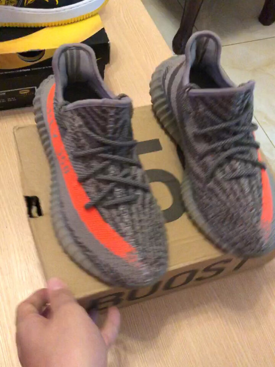 椰子Yeezy350V2灰橙Beluga40