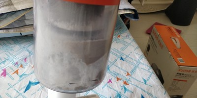 小狗吸尘器是国产的吗，这个牌子上档次吗？