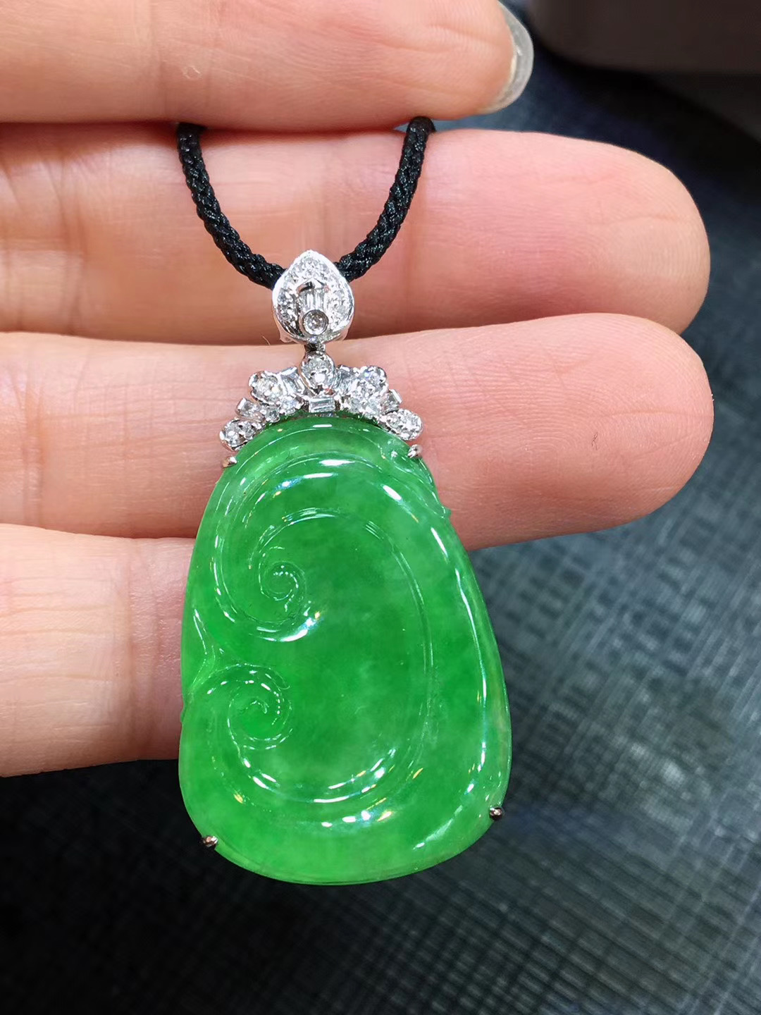 缅甸纯天然翡翠a货高端18k金豪华镶嵌正品玉石冰种阳绿玉如意吊坠