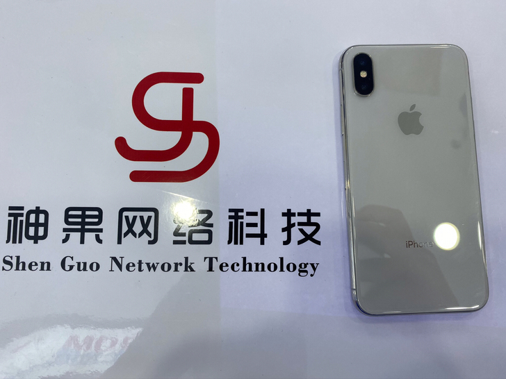 iPhonex256g银色全原装无拆修。