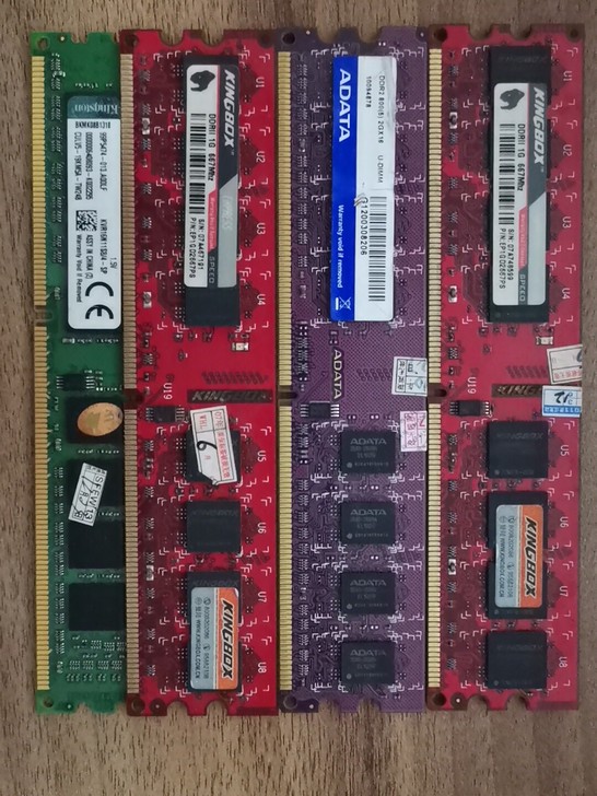 内存都有问题，DDR21g两根，DDR22g一根，D