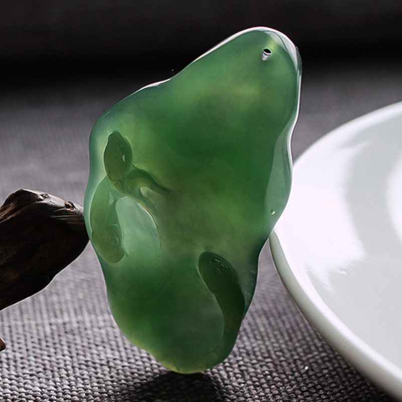 x镇平玉雕馆 天然缅甸a货翡翠老坑冰种橄榄绿随形吊坠9.36g