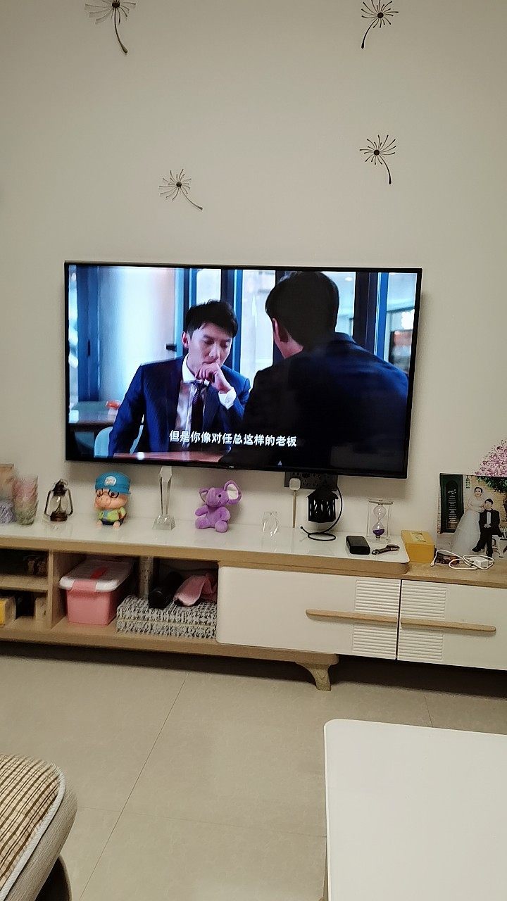 音效也是很佳,色彩调节有很多场景选择,自己偏好来吧,我先看电视了