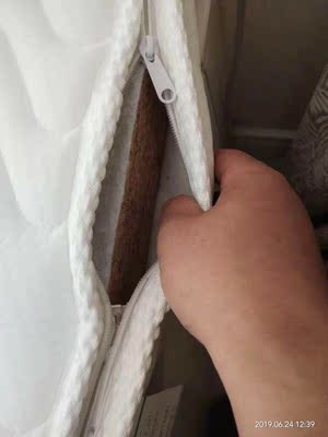 大家谈谈求内行说皖宝乳胶床垫怎么样，是真的乳胶吗？有味道吗？