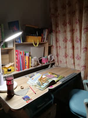 很多家长关注的护童儿童书桌怎么样？是否真的对孩子有用