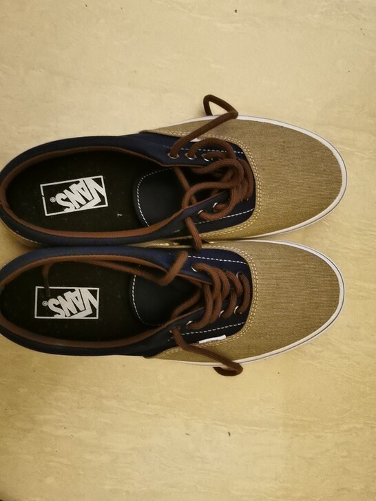 Vans，全新，从来没穿过，绝对正品，码子40.5，有意购买