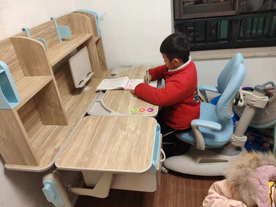 该如何选择?乐仙乐居儿童学习桌怎么样？有实体店吗?