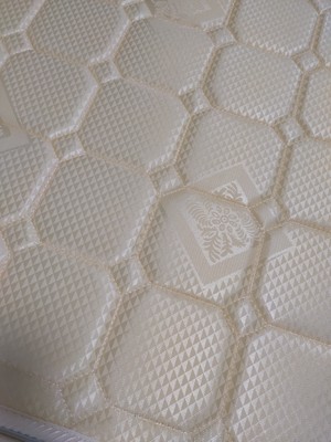 大家谈谈求内行说皖宝乳胶床垫怎么样，是真的乳胶吗？有味道吗？