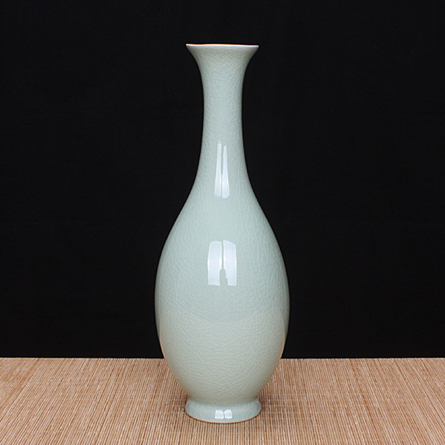 汝瓷粉青柳叶瓶 大师款 王振宇 河南省陶瓷艺术大师 玛瑙釉精品