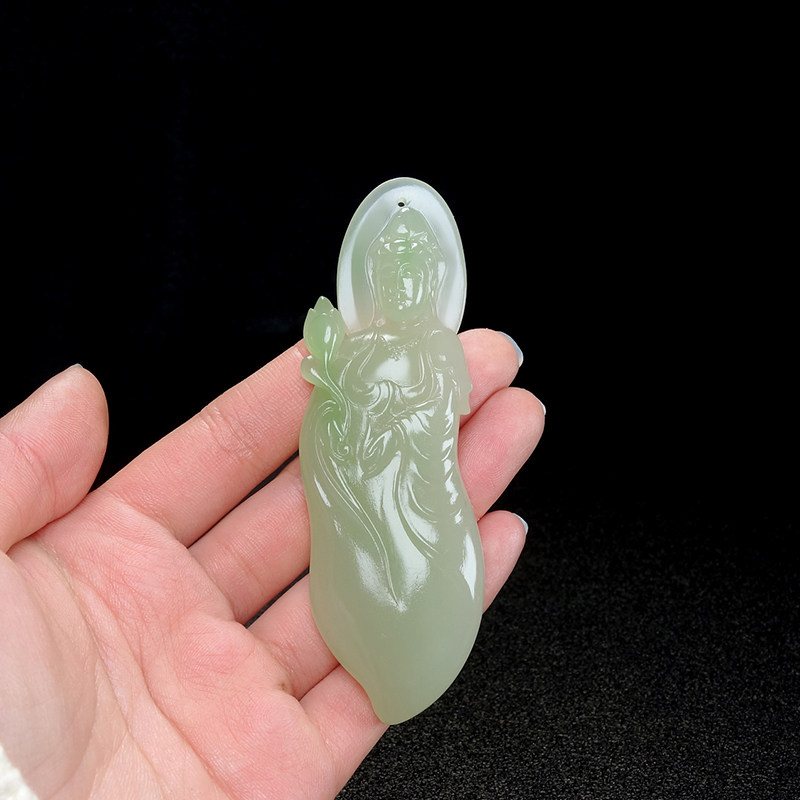 国级玉雕大师仵孟超精品和田玉翠青普度众生观音手把件摆件39.