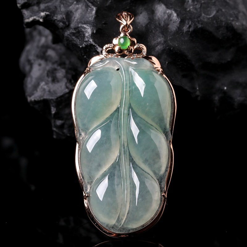 翡翠叶子玉吊坠正品拍卖天然a货冰种纯净树叶18k金钻镶嵌5.83g