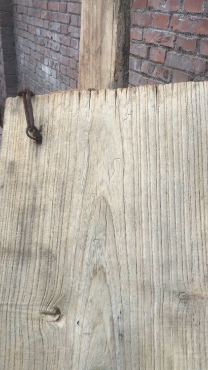 风化榆木老门板，一块30多公分的独板，纹路清晰