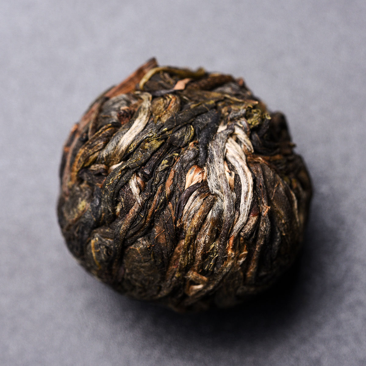 2018年勐库大雪山藤条古树茶小龙珠普洱茶生茶500g