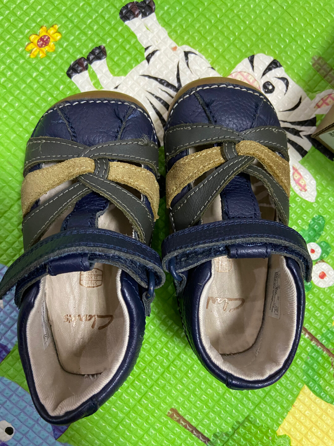 Clarks凉鞋13cm