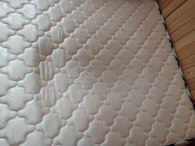 使用一年反馈:宇兰乳胶床垫怎么样?上档次吗?
