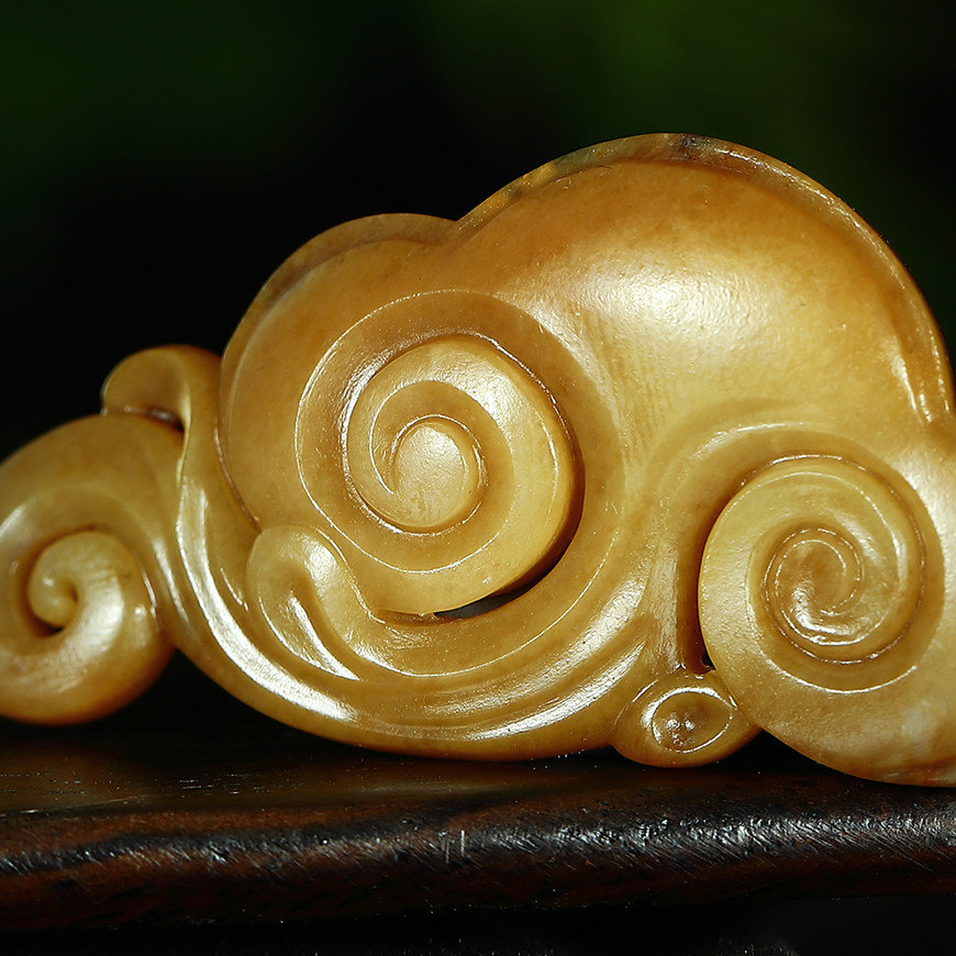 苏州名家仝杰作品《事事如意》和田玉籽料挂件苏工-苏州玉雕馆