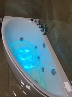 欧凯伦双人情侣扇形按摩浴缸好用吗?空间够不够大?