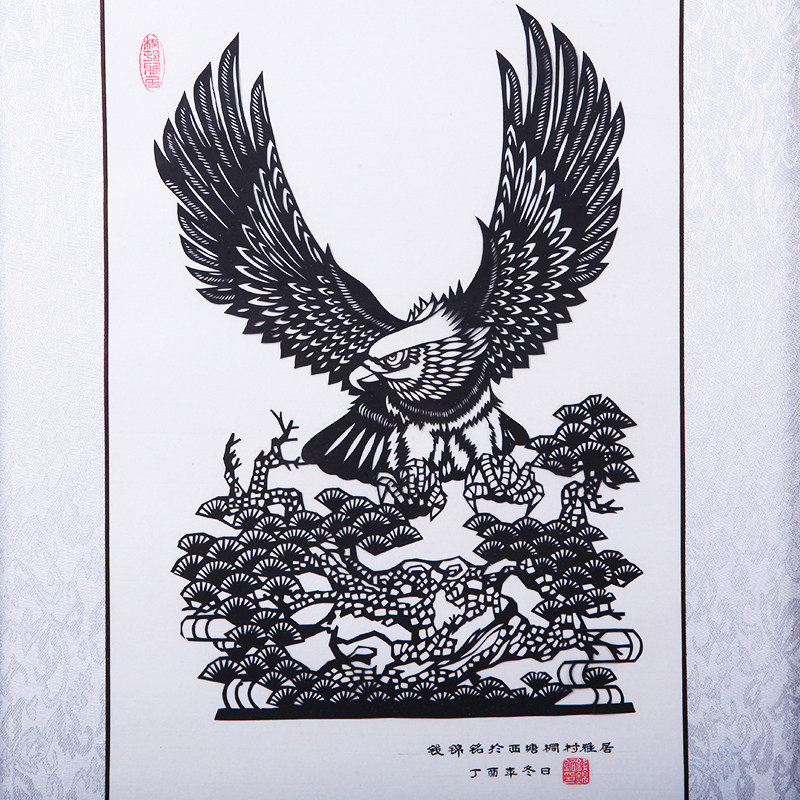 剪纸非遗传承人钱锦铭老师制作剪纸《鹰击长空》装饰画已装裱送礼