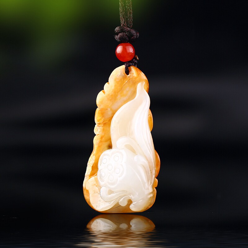 买就送赠品【连发横财】精品和田玉俏色巧雕莲蓬挂件14.47g