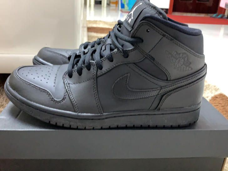 AJ1黑色41码