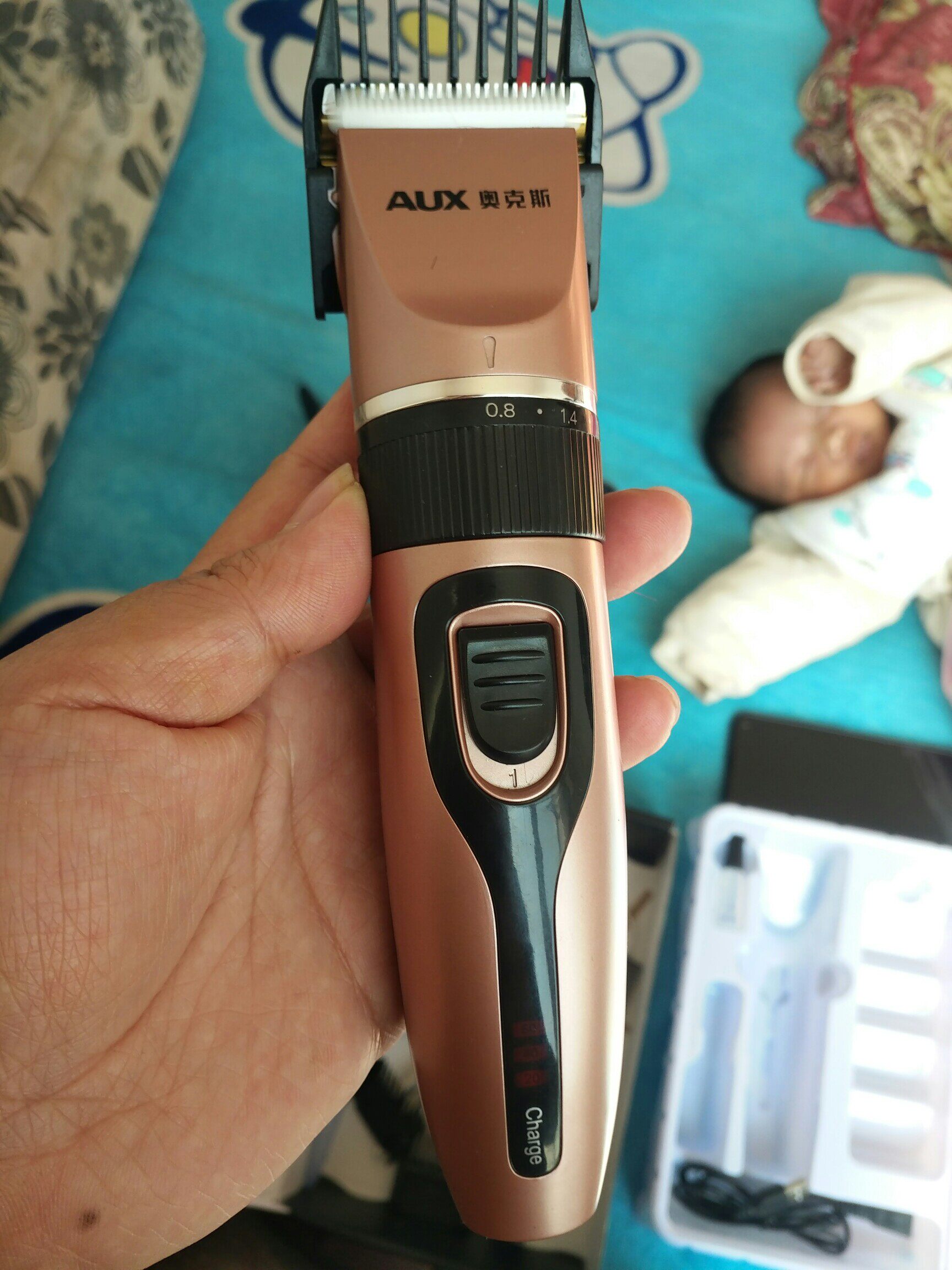 aux/奥克斯理发器a5评测!奥克斯a5现场评测!-企业博客网(bokee.net)