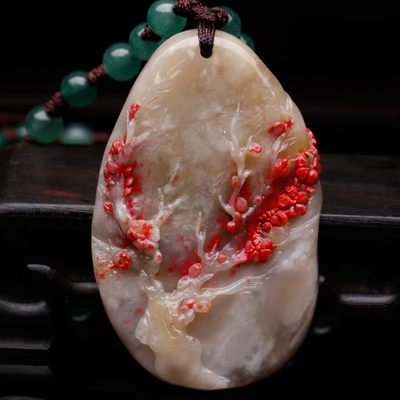 梅花 岁寒三友之一 33.60克精雕鸡血石挂件