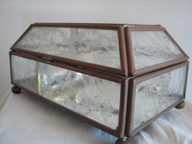 American direct mail Sankyo exquisite pattern Glass Music box Free Postin the Home accessories , Decorative items , Music Box category - from Buy2taobao.com to provide professional Taobao agent buy service