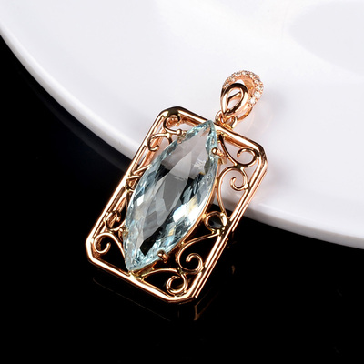 橄榄型巴西海蓝宝石吊坠 18k金镶钻石 浅蓝色 主石5.25ct