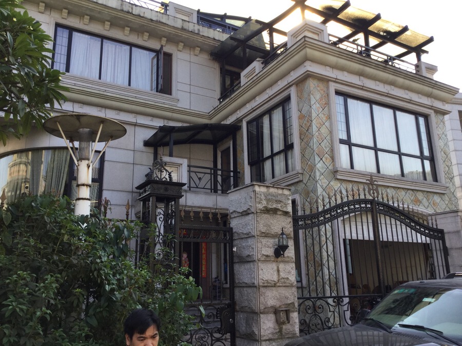 位于佛山市南海区狮山镇松岗南国桃园香格里拉花园麓景苑11号的房产