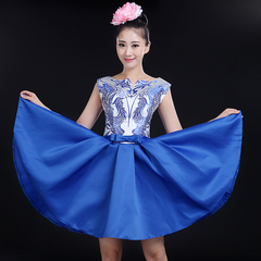 新款青花瓷演出舞蹈服中国风民族表演礼服女舞台合唱服年会主持人
