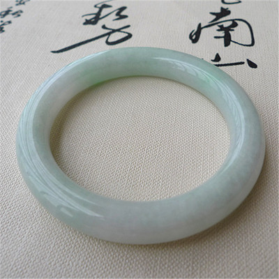 冰糯种翡翠a货圆条豆青绿手镯52.85克