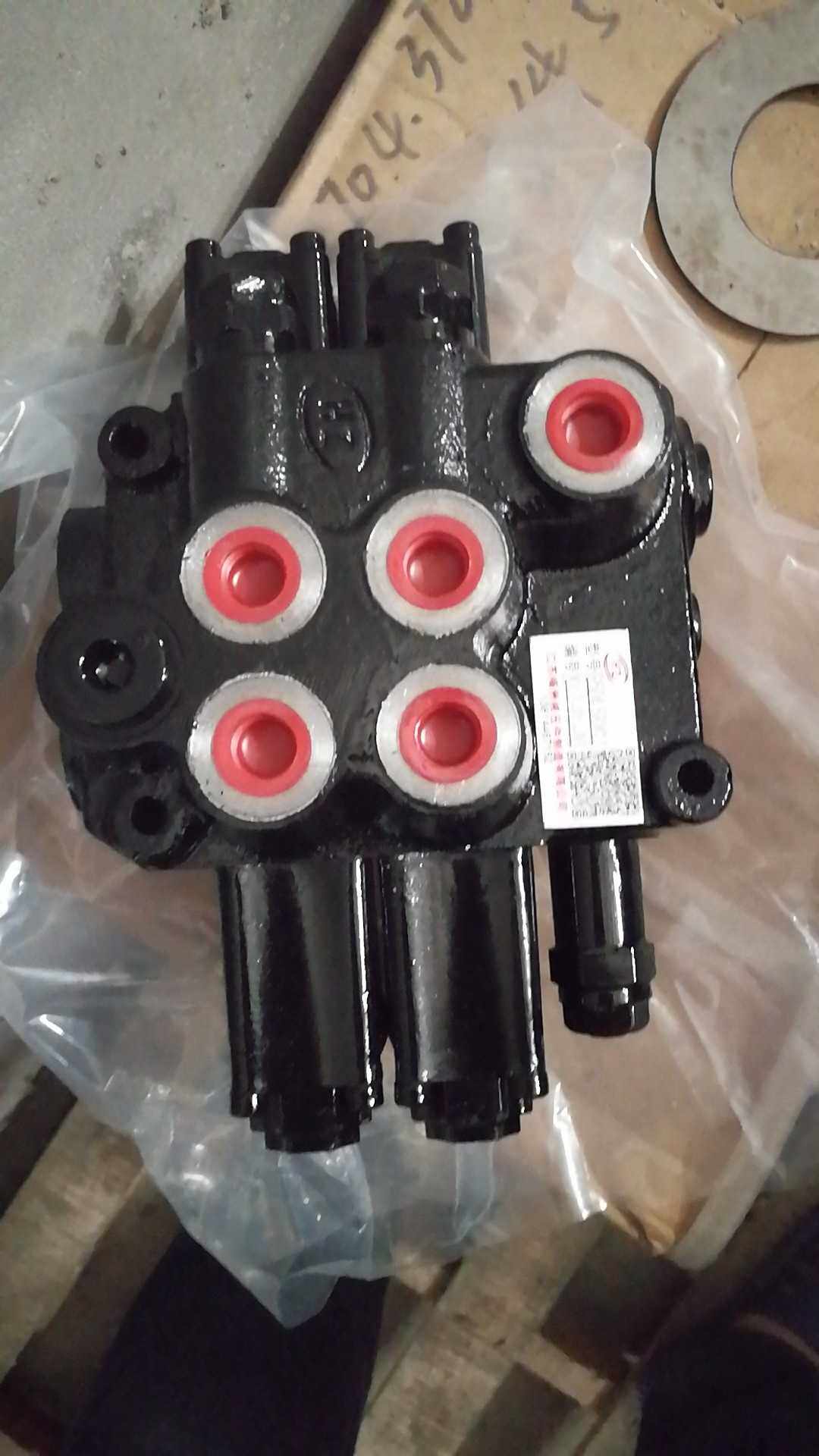 福田雷沃多路阀福田雷沃欧豹二路多路阀雷沃多路阀原厂