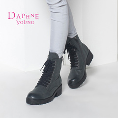 Daphne/达芙妮冬季时尚热卖女靴 潮流前系带圆头低方跟马丁靴