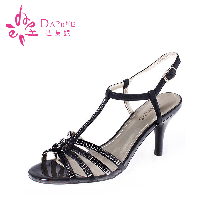 Daphne/達芙妮細跟一字式扣帶露趾時尚水鑽裝飾涼鞋女1014303068