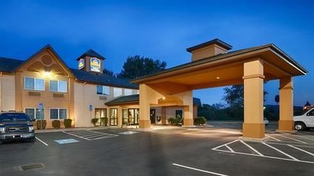 贝斯特韦斯特达拉斯套房酒店