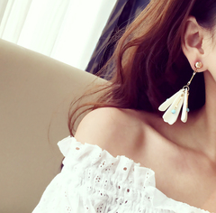 Shanzi Korea Super fresh and beautiful long white petals smaller earrings earring hole-free ear clip earrings