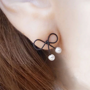 Cool na Japanese and Korean fashion female black bow wild temperament imitation pearls cute studs 2048